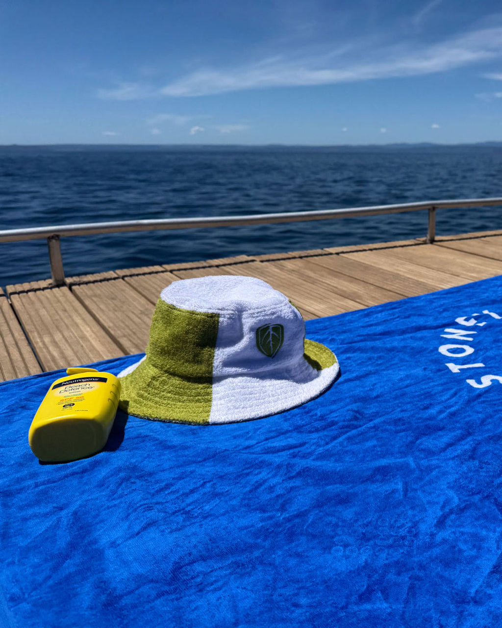 Jester Towel Hat - Leaf/White