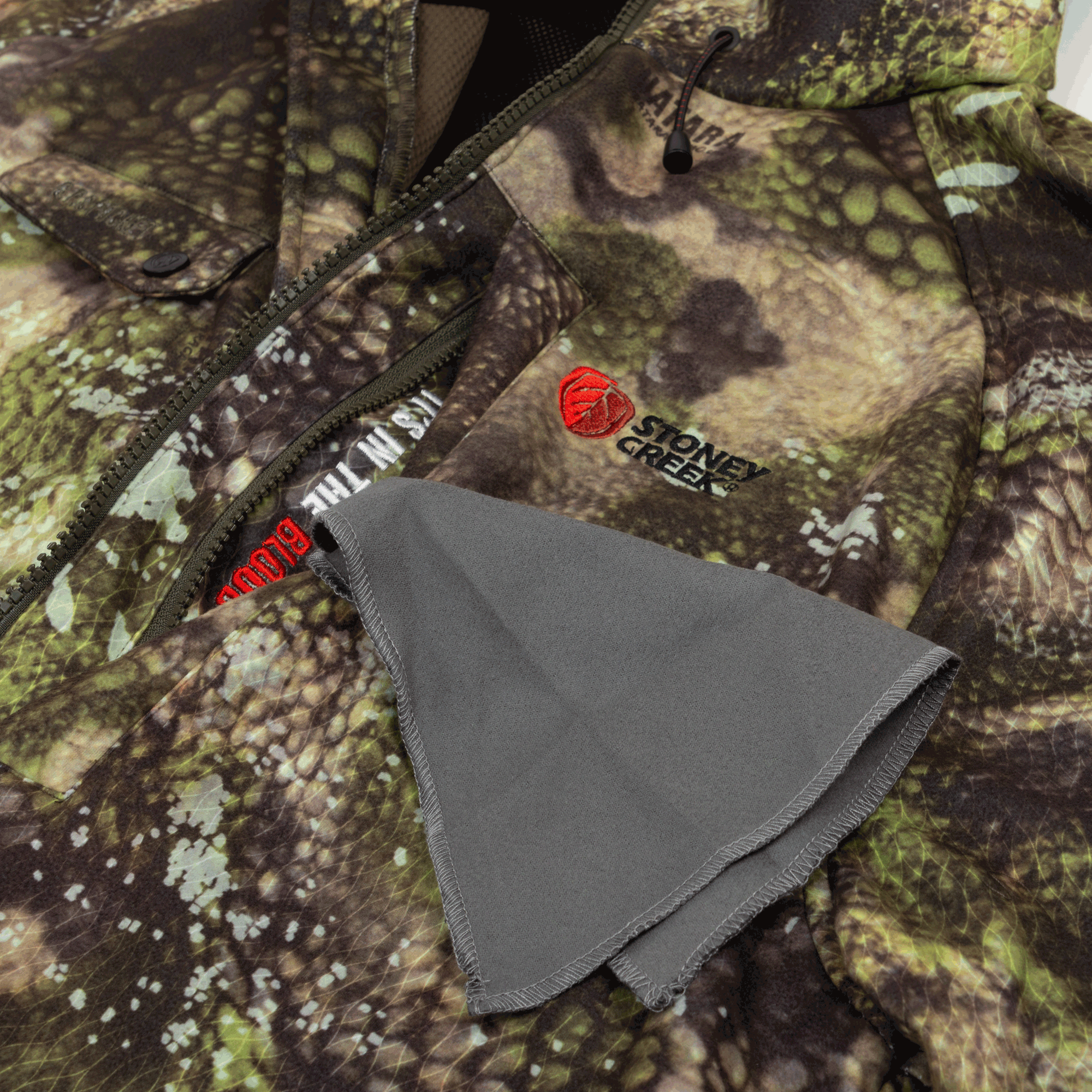 Stalking Pullover