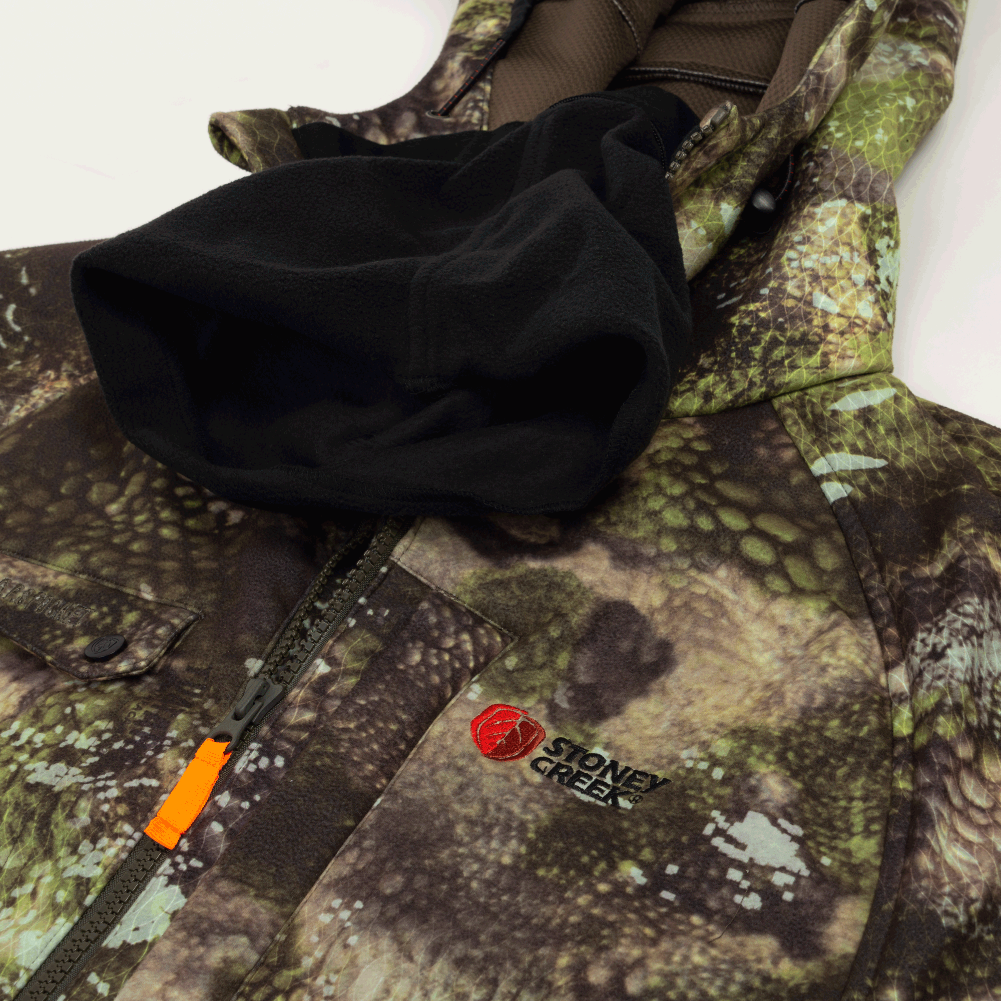 Stalking Pullover